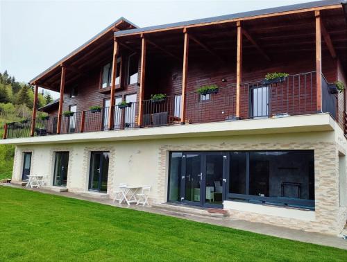 Risca Ski Chalet | Infinity Cabin