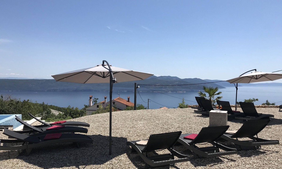 Zagore House | Infinity pool, 3 apartment areas, brand new !