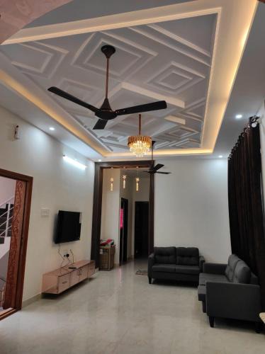 Pallavaram Apartment | Jiyaa Home stay Chennai Airport