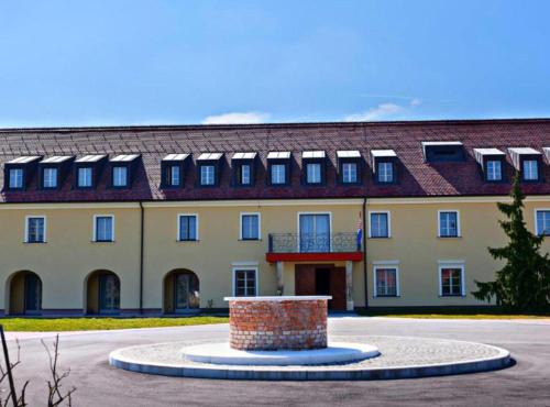 Lekenik Hotel | Jurjevec Castle