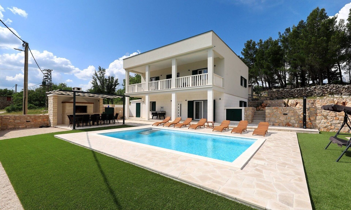 Krusevo Villa | Kruševo Pool Villa For 10