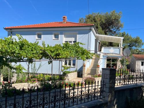 Cove Murtar House | Kuća Luce