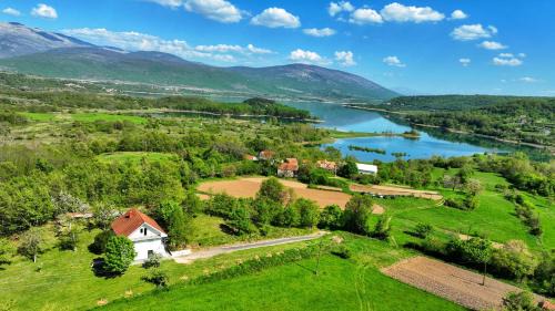 Vrlika Apartment | Kuća za odmor Elena