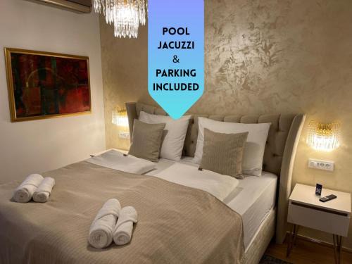 Nasice Bed & Breakfast | La Luna Room with Pool & Jacuzzi, Bikes and Secured Parking