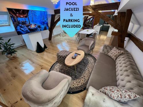 Nasice Villa | La Luna Royal Deluxe Luxury House with Pool & Jacuzzi, Bikes and Secured Parking