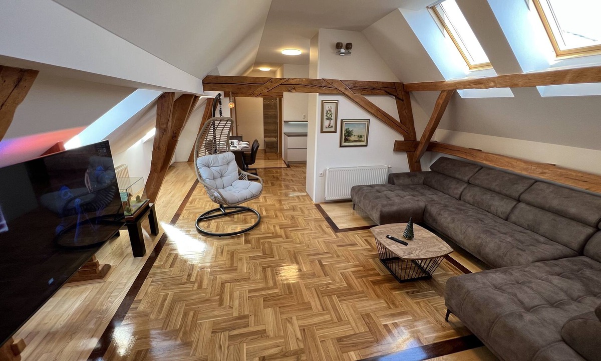 Nasice Apartment | La Luna ⭐ Rustic Deluxe Apartment with Pool & Jacuzzi Bikes and Parking