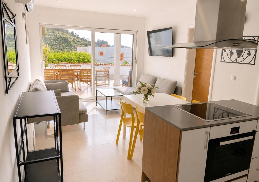 Podglavica Apartment | Lady A Apartment Jacuzzi Garden Outdoor Kitchen