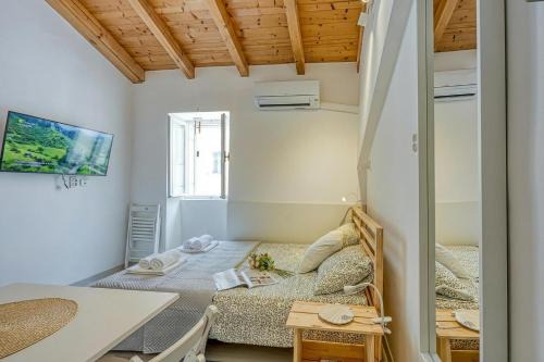 Cove Murtar Hotel | Lasta Lošin Town Rooms - Happy Rentals