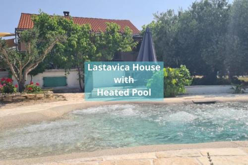 Zemunik Donji House | Lastavica House with Heated Pool