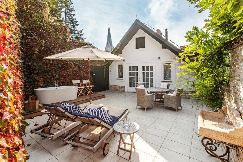 Ljubljana Old Town Hotel | Lesar Hotel Angel - Member of Hip Hotels