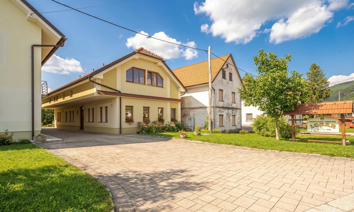 Zerovnica Hotel | Logar Farm Stay near Lake Cerknica - R4, Grahovo, Slovenia
