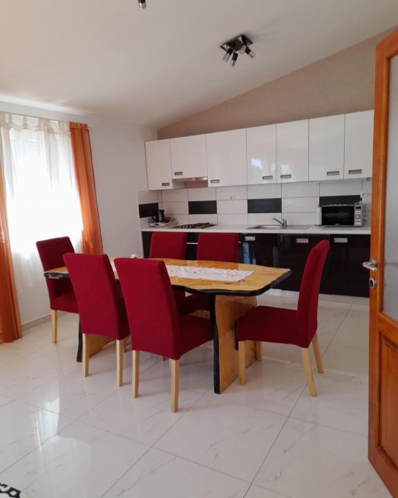 Pirovac Apartment | loren