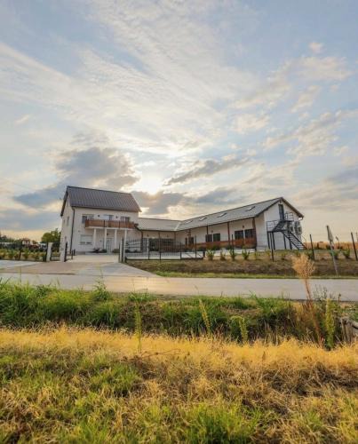 Municipality of Drenje House | Lovačka kuća Mandičevac