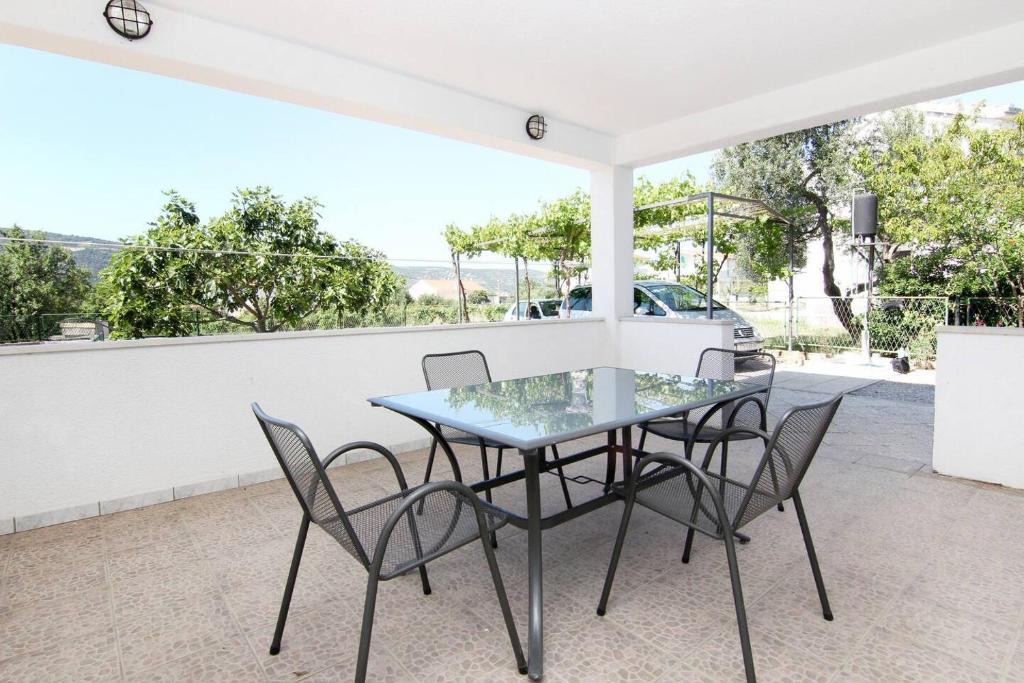 Poljica Apartment | Lovely 2-Bedroom Apartment in Poljica