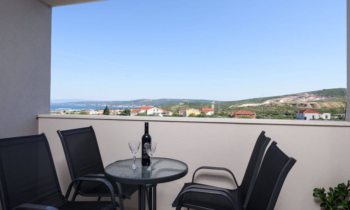 Plano Apartment | Lovely apartment for 5 people with A/C, WIFI, TV and balcony
