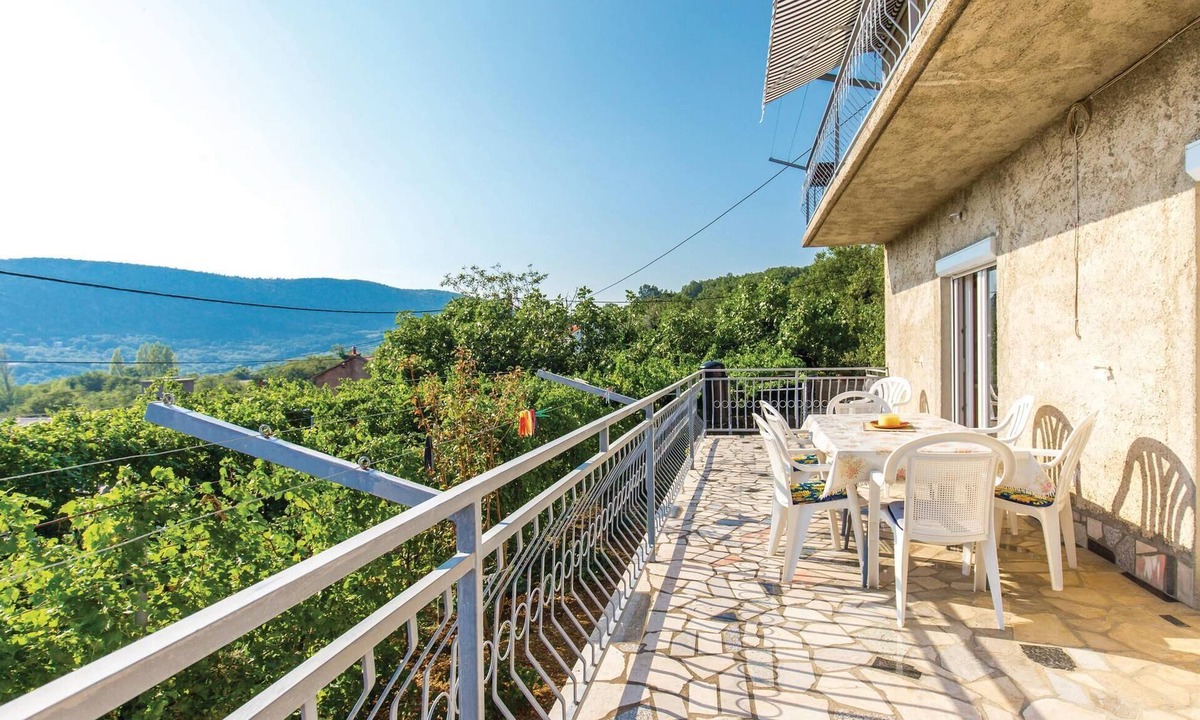 Bribir Apartment | Lovely apartment in Bribir with WiFi