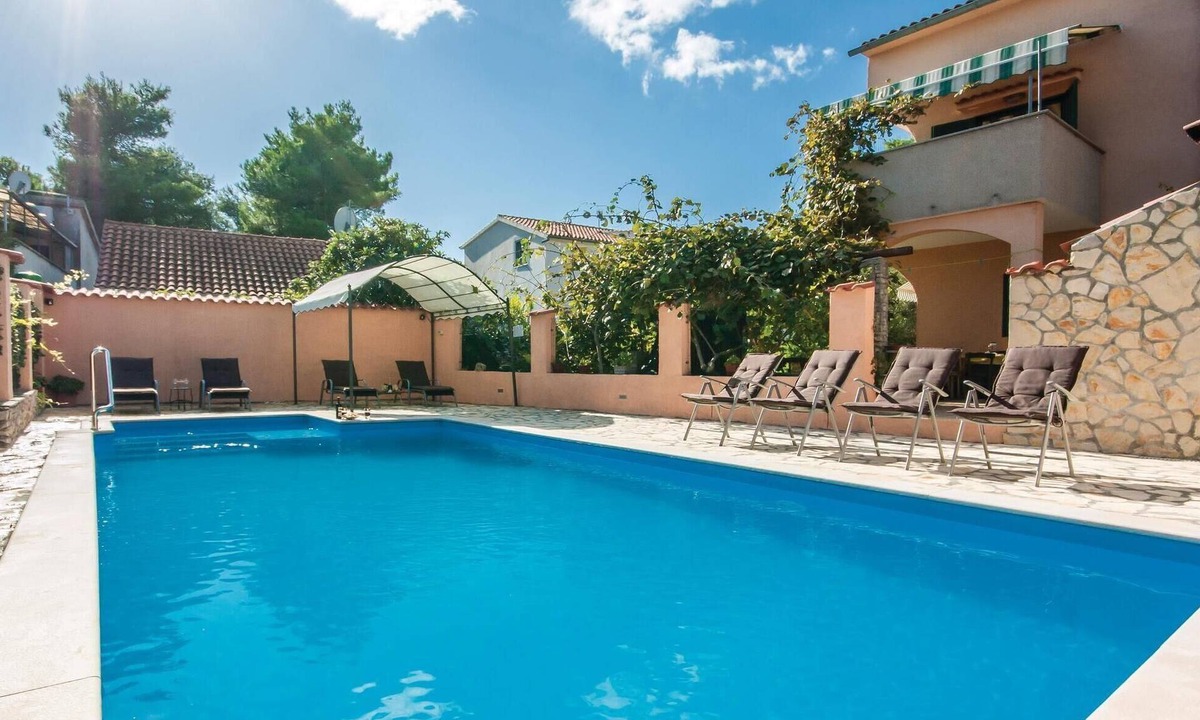 Jadrija Apartment | Lovely apartment in Jadrija with WiFi