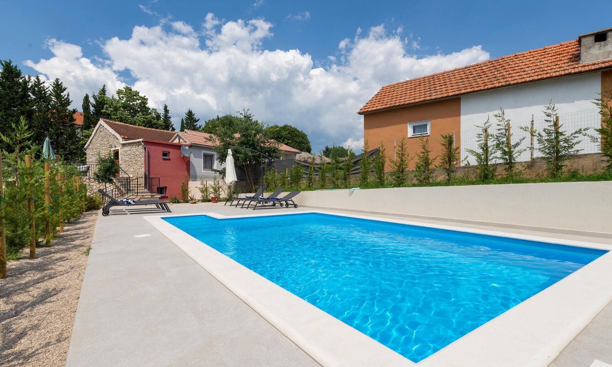 Benkovac House | Lovely home in Benkovac