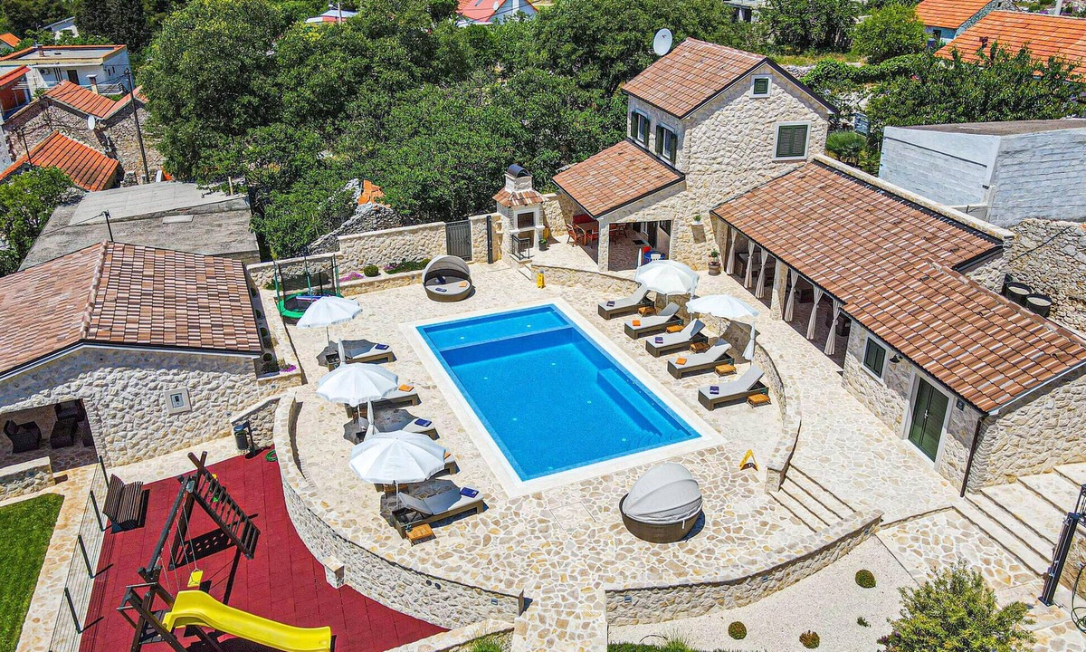 Sibenik House | Lovely home in Dubrava