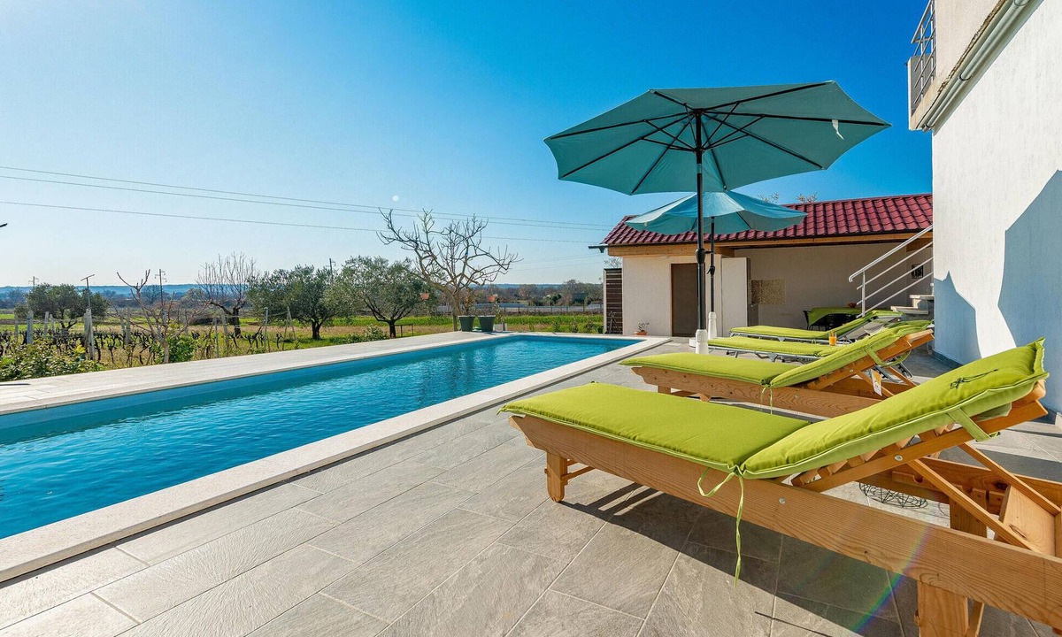 Galovac House | Lovely home in Galovac with private swimming pool, can be inside or outside