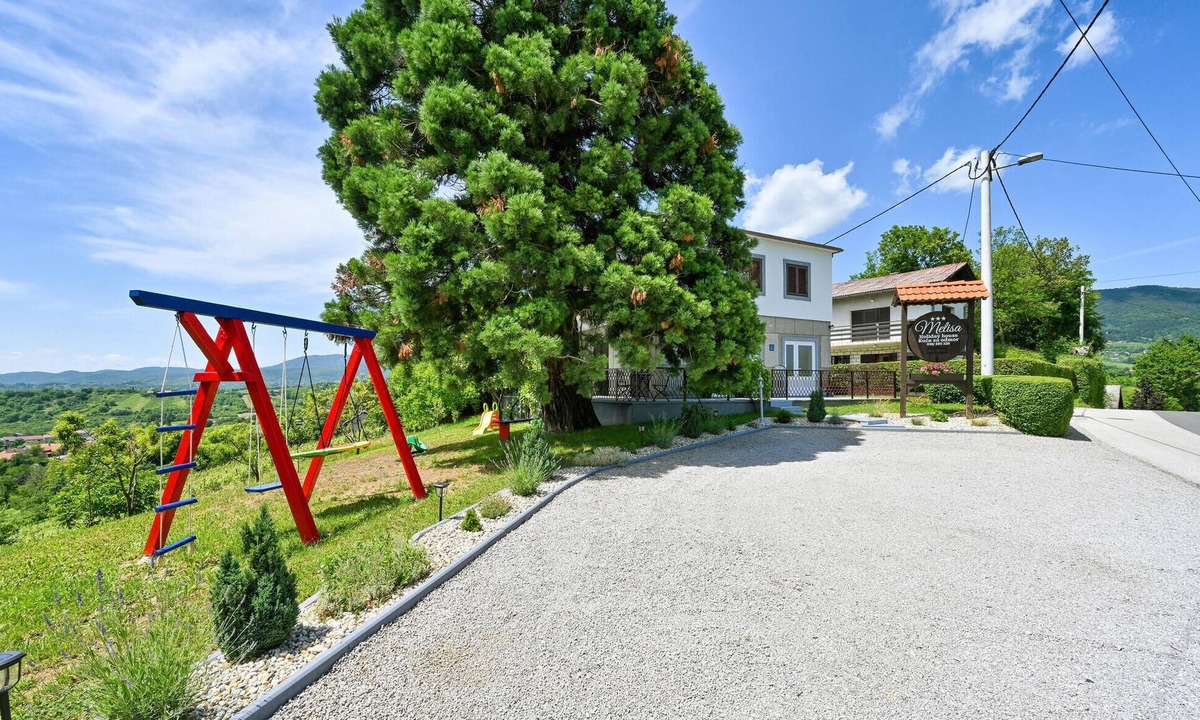Breznik Plesivicki House | Lovely home in Gornja Reka with sauna