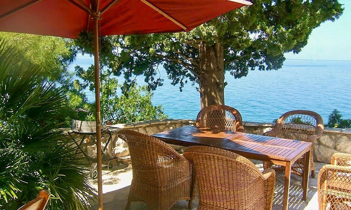 Gradac House | Lovely home in Podaca with WiFi