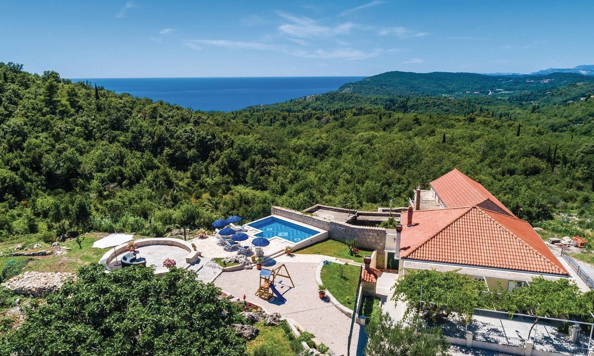 Popovici House | Lovely home in Radovcici