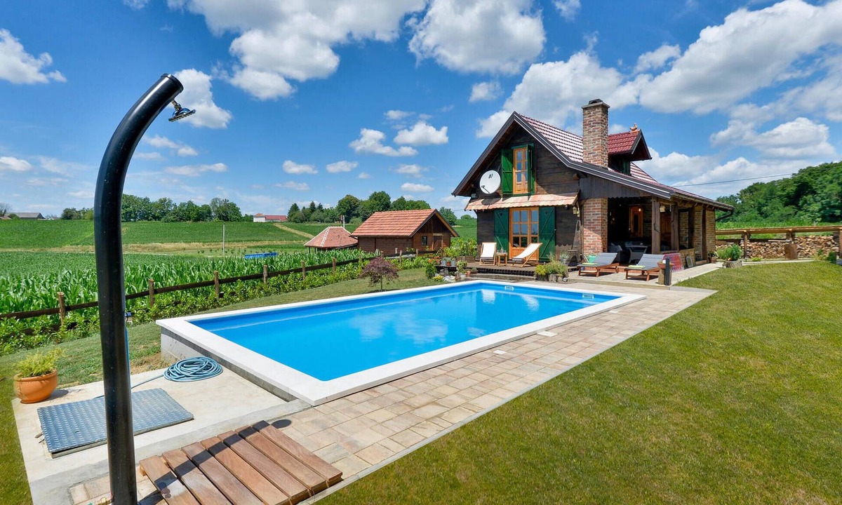 Kapela House | Lovely home in Starcevljani