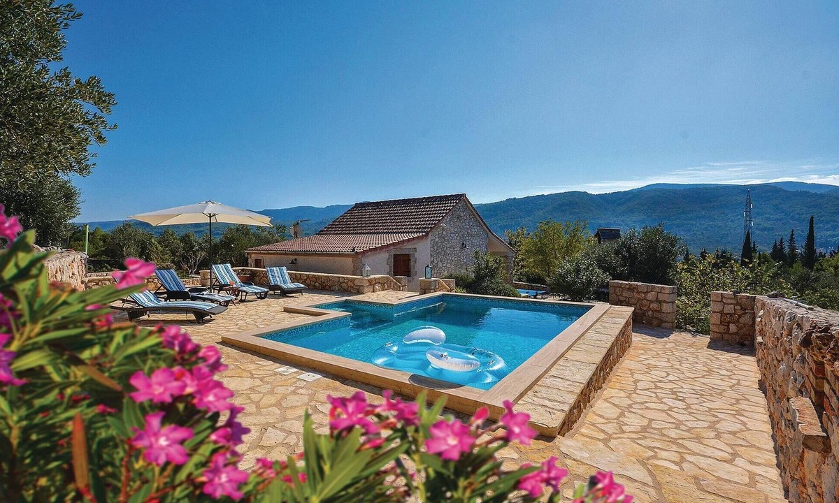 Stari Grad House | Lovely home in Stari Grad