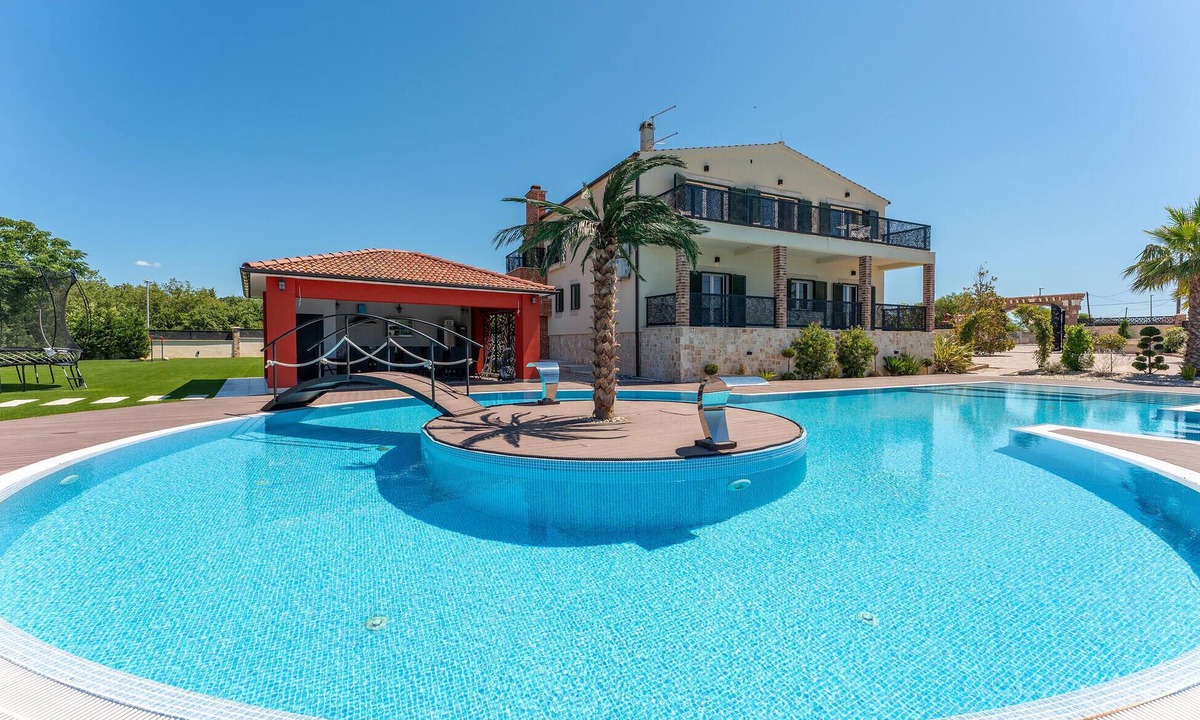 Visocane House | Lovely home in Visocane with private swimming pool, can be inside or outside