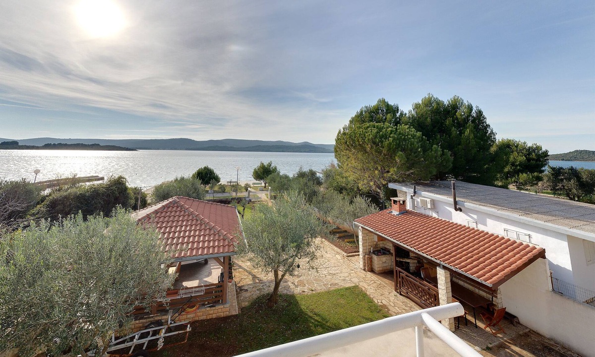 Turanj Apartment | Lucia & Laura Apartments by the sea - TURANJ Apartment 9