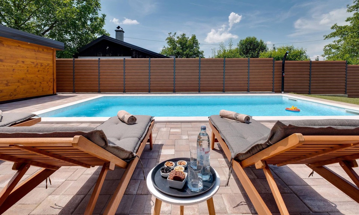 Bjelovar House | Luxurious home in Gornje Plavnice with sauna