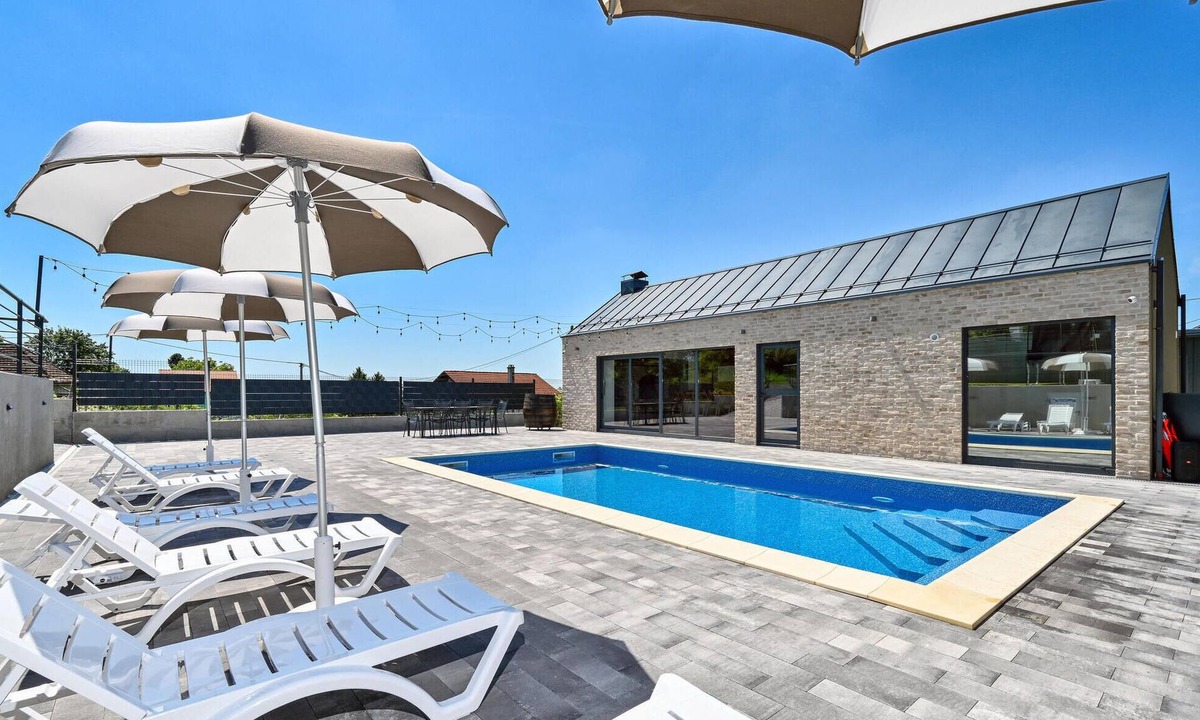 Dugo Selo House | Luxurious home in Dugo Selo with sauna
