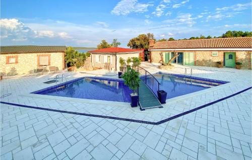 Nerezine House | Luxurious Home In Nerezine With Wifi