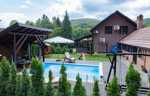 Brestovac House | Luxurious Home In Novo Zvecevo With Sauna