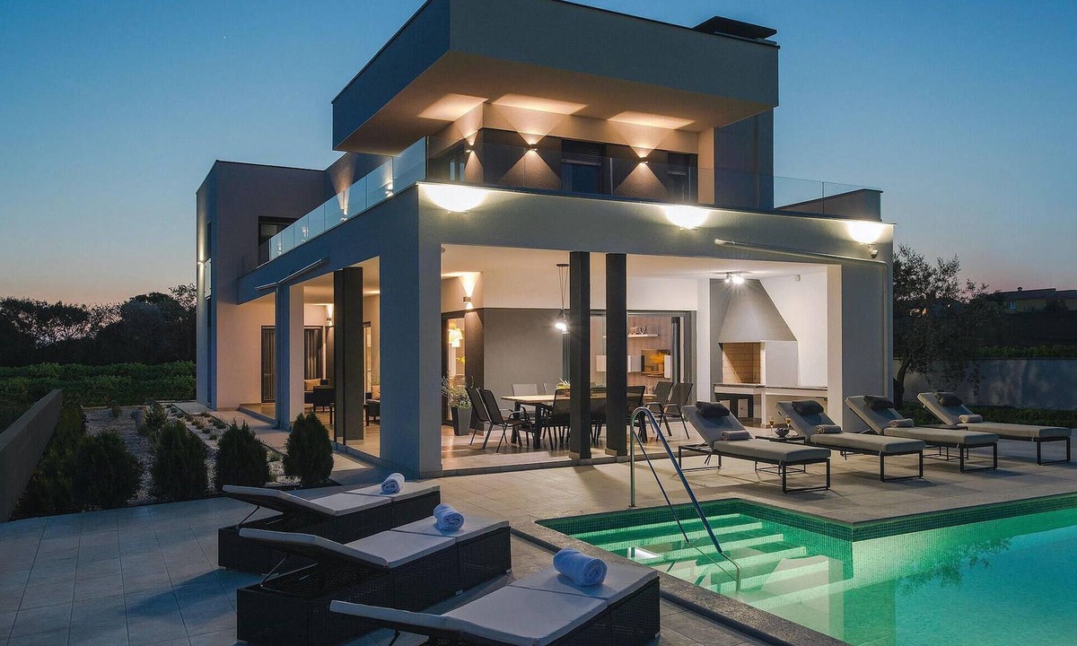 Sikici House | Luxurious home in Pula with private swimming pool, can be inside or outside