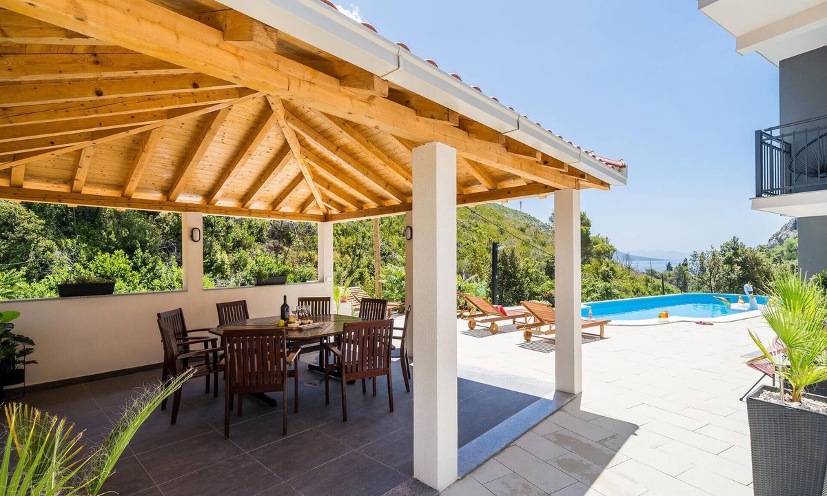 Trstenik House | Luxurious home in Trstenik