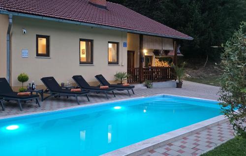 Tuhelj House | Luxurious Home In Tuhelj With Sauna