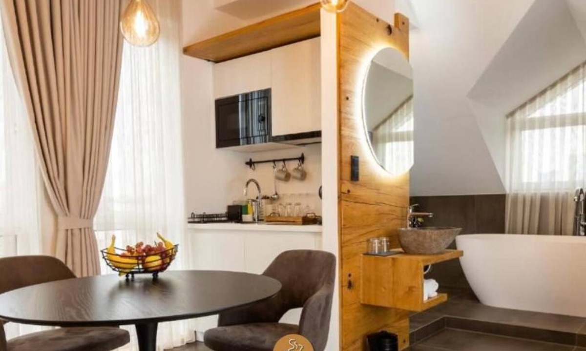 Maribor Apartment | Luxurious Studio w/a Bathtub at Kavenija Apartment