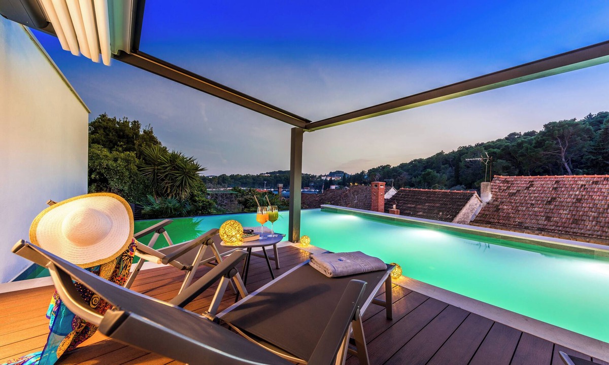 Cove Tri Zala (Zrnovo) Villa | Luxury and elegance- Villa Emotha 5-bedroom villa in Korčula with heated pool