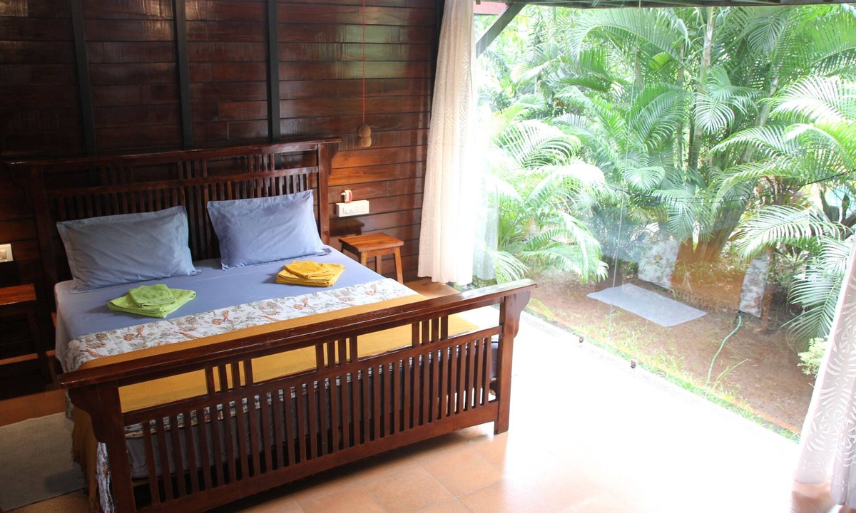 Morjim Cabin | Luxury cottage in a lush green-50 meters from Morjim beach