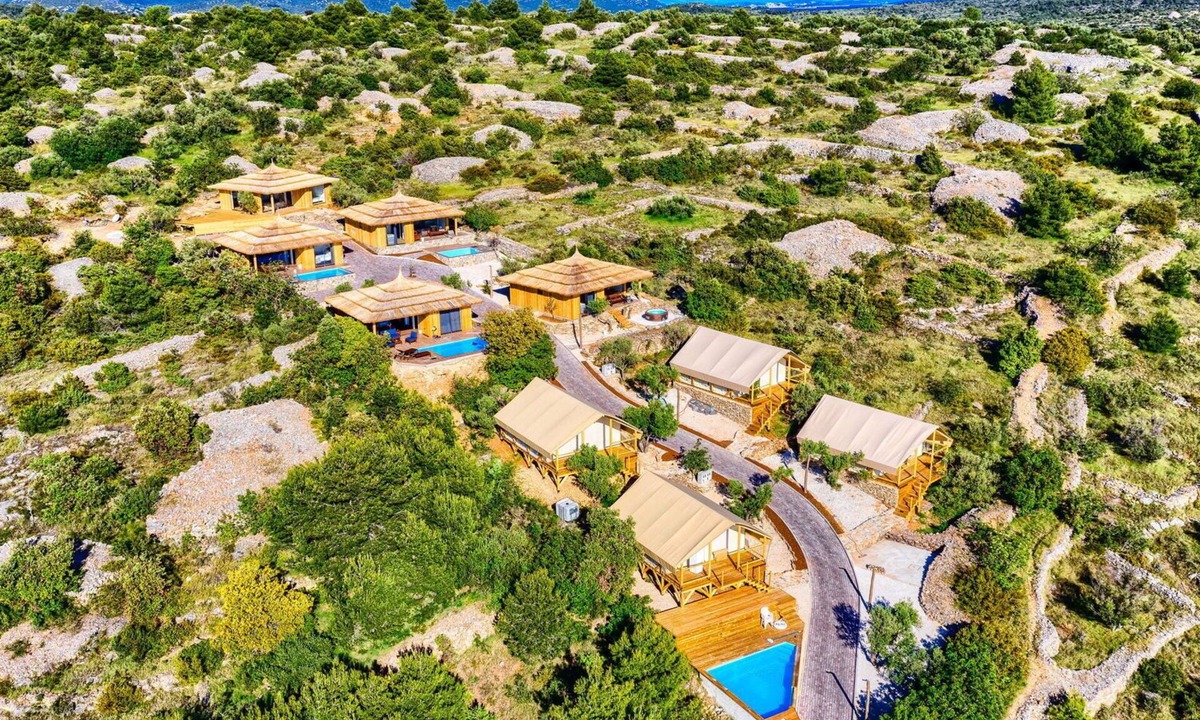 Jezera House | Luxury Glamp New Horizons V