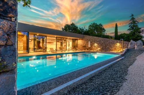 Nenadici Villa | Luxury Jerini Estate
