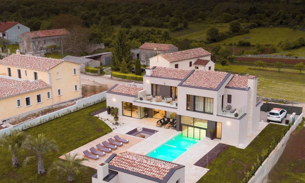 Kringa Villa | Luxury Villa Alessandro with a heated indoor pool and wellness