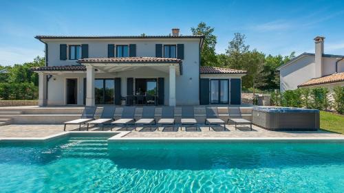 Vranje Selo Villa | Luxury villa Arman with whirlpool in Visinada