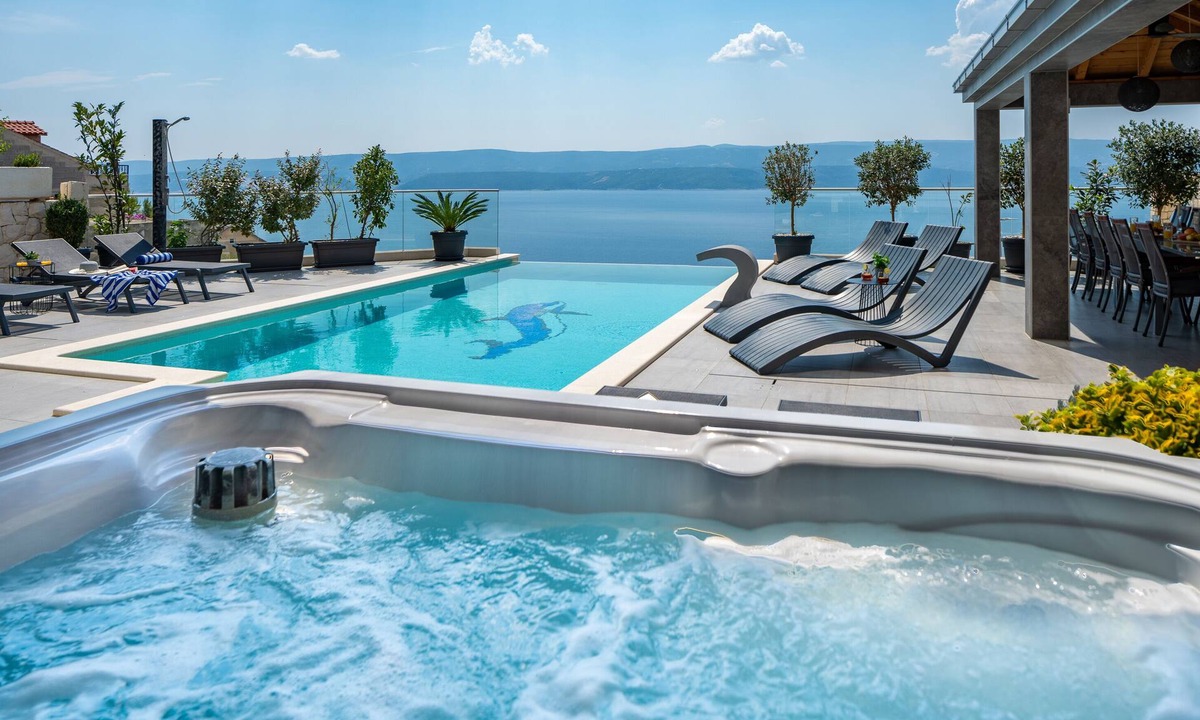 Stanici Villa | Luxury Villa POCRNJA with private heated pool, jacuzzi, sauna and pool table