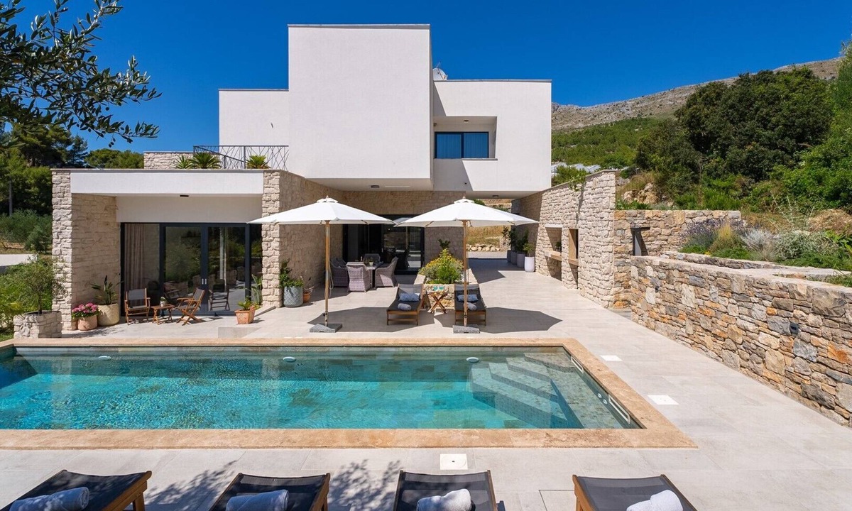 Podstrana Villa | Luxury Villa Praska with 3 en-suite bedrooms, Finnish Sauna, private pool