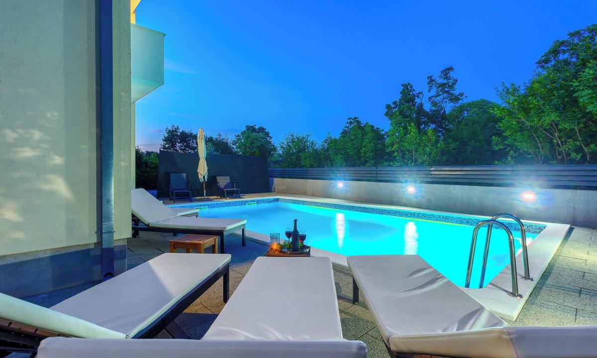 Dugopolje Villa | Luxury villa with heated pool & spa near Split