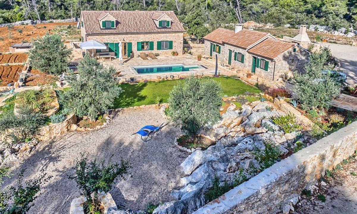 Vrbanj Villa | LuxuryVillaHarpocrates Odmor za dušu i tijelo U blizini svih sadržaja