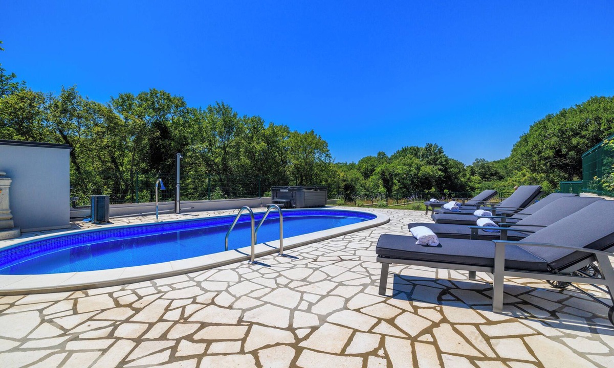 Tribalj House | Mediterranean villa with 5 bedrooms, pool and large outdoor area
